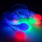 LED vianočná reťaz - cherry guličky, 20xLED, 3x AA batérie, viacfarebná