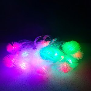 LED vianočná reťaz - snehové guličky, 20xLED, 3x AA batérie, viacfarebná