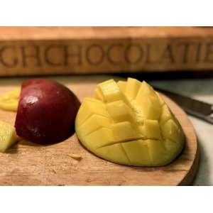 Mangovník (Mangifera indica) ´SENSATION´ - výška 80-110 cm, kont. C10L